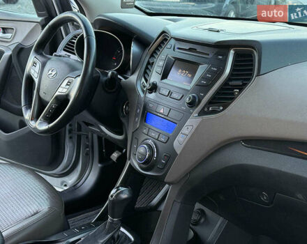 Хендай Санта Фе 2013 в Львове на Automoto.ua Серый Хендай Санта Фе, объемом двигателя 2.4 л и пробегом 173 тыс. км за 12390 $, фото 19 на Automoto.ua