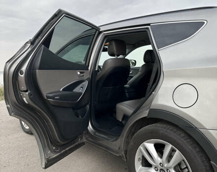 Серый Хендай Санта Фе, объемом двигателя 2 л и пробегом 190 тыс. км за 14000 $, фото 48 на Automoto.ua