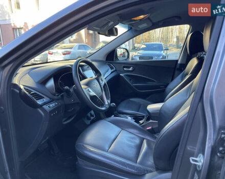 Серый Хендай Санта Фе, объемом двигателя 2.2 л и пробегом 203 тыс. км за 16500 $, фото 15 на Automoto.ua