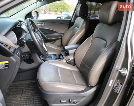 Серый Хендай Санта Фе, объемом двигателя 2.36 л и пробегом 144 тыс. км за 15600 $, фото 6 на Automoto.ua