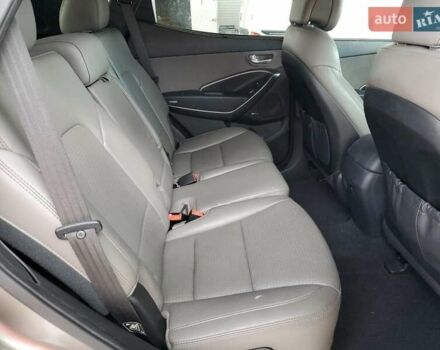 Серый Хендай Санта Фе, объемом двигателя 2.36 л и пробегом 148 тыс. км за 1700 $, фото 10 на Automoto.ua