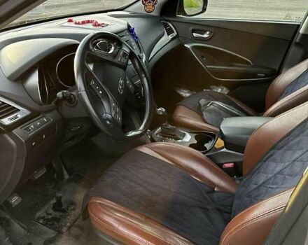 Серый Хендай Санта Фе, объемом двигателя 2.2 л и пробегом 133 тыс. км за 17400 $, фото 13 на Automoto.ua