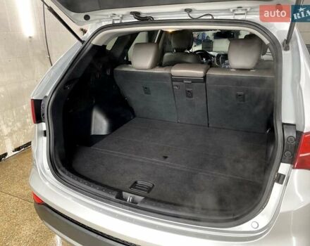 Серый Хендай Санта Фе, объемом двигателя 2 л и пробегом 130 тыс. км за 14700 $, фото 8 на Automoto.ua