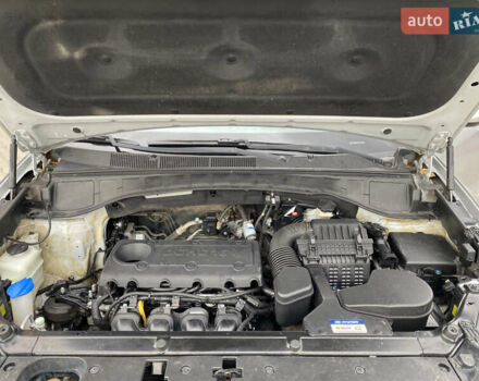 Серый Хендай Санта Фе, объемом двигателя 2.36 л и пробегом 219 тыс. км за 13800 $, фото 28 на Automoto.ua