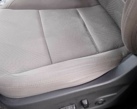 Серый Хендай Санта Фе, объемом двигателя 2.4 л и пробегом 147 тыс. км за 14700 $, фото 9 на Automoto.ua