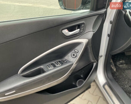 Серый Хендай Санта Фе, объемом двигателя 2.36 л и пробегом 219 тыс. км за 13800 $, фото 11 на Automoto.ua