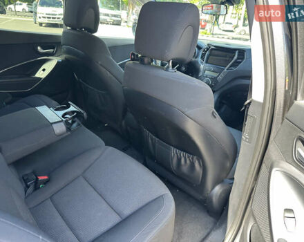 Серый Хендай Санта Фе, объемом двигателя 2.2 л и пробегом 190 тыс. км за 19500 $, фото 12 на Automoto.ua