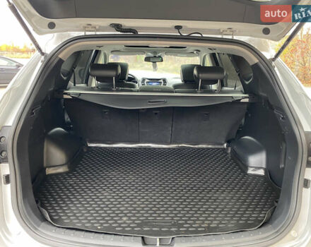 Серый Хендай Санта Фе, объемом двигателя 2.36 л и пробегом 219 тыс. км за 13800 $, фото 26 на Automoto.ua