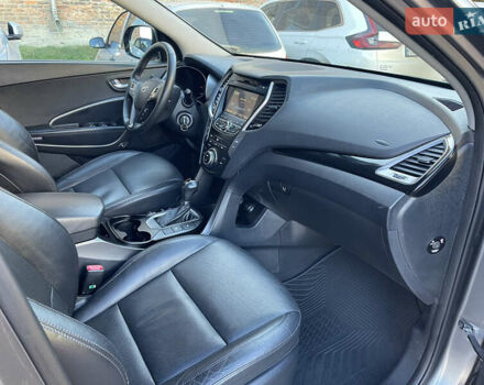 Серый Хендай Санта Фе, объемом двигателя 2.2 л и пробегом 203 тыс. км за 16500 $, фото 9 на Automoto.ua