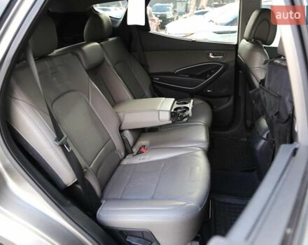 Серый Хендай Санта Фе, объемом двигателя 2.36 л и пробегом 144 тыс. км за 15600 $, фото 8 на Automoto.ua