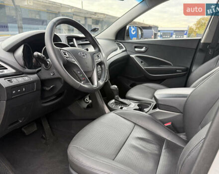 Серый Хендай Санта Фе, объемом двигателя 2.2 л и пробегом 185 тыс. км за 17999 $, фото 32 на Automoto.ua