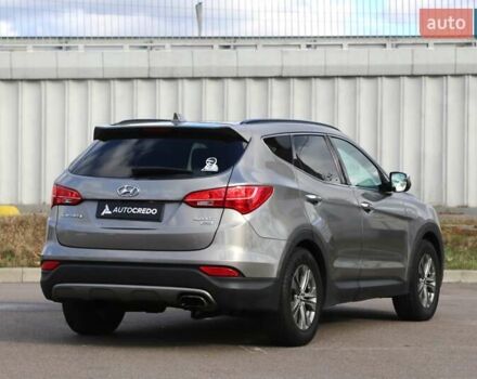 Серый Хендай Санта Фе, объемом двигателя 2.36 л и пробегом 144 тыс. км за 15600 $, фото 3 на Automoto.ua