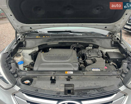 Серый Хендай Санта Фе, объемом двигателя 2 л и пробегом 247 тыс. км за 16500 $, фото 11 на Automoto.ua