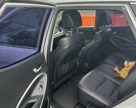 Серый Хендай Санта Фе, объемом двигателя 2 л и пробегом 281 тыс. км за 16600 $, фото 18 на Automoto.ua