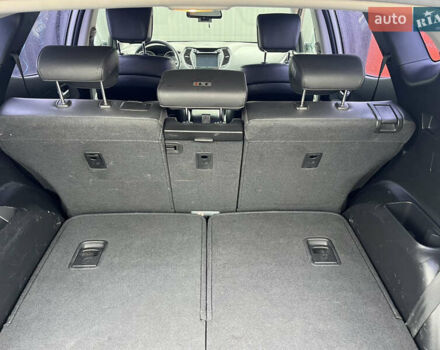 Серый Хендай Санта Фе, объемом двигателя 2 л и пробегом 281 тыс. км за 16600 $, фото 8 на Automoto.ua