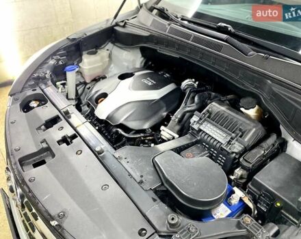 Серый Хендай Санта Фе, объемом двигателя 2 л и пробегом 130 тыс. км за 14700 $, фото 9 на Automoto.ua