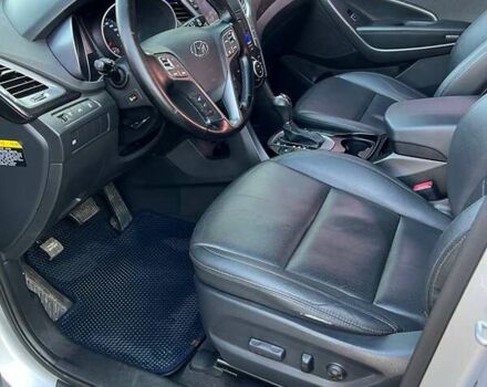 Серый Хендай Санта Фе, объемом двигателя 2 л и пробегом 247 тыс. км за 15500 $, фото 4 на Automoto.ua