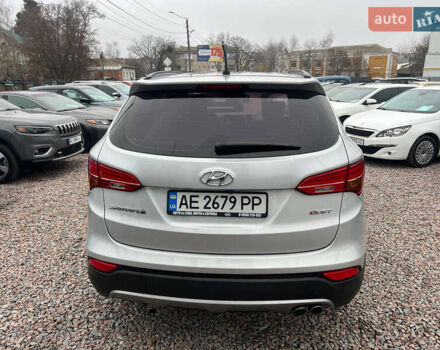 Серый Хендай Санта Фе, объемом двигателя 2 л и пробегом 247 тыс. км за 16500 $, фото 5 на Automoto.ua
