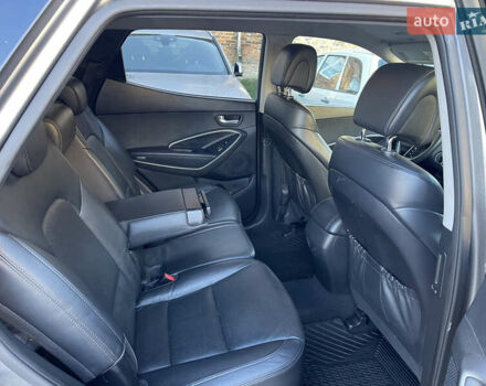 Серый Хендай Санта Фе, объемом двигателя 2.2 л и пробегом 203 тыс. км за 16500 $, фото 11 на Automoto.ua