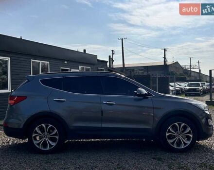Серый Хендай Санта Фе, объемом двигателя 2 л и пробегом 129 тыс. км за 19000 $, фото 3 на Automoto.ua