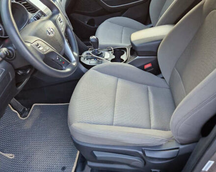 Серый Хендай Санта Фе, объемом двигателя 2.36 л и пробегом 165 тыс. км за 16000 $, фото 10 на Automoto.ua