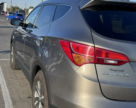 Серый Хендай Санта Фе, объемом двигателя 2.36 л и пробегом 110 тыс. км за 14200 $, фото 4 на Automoto.ua