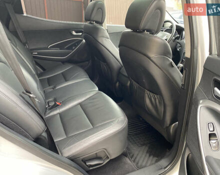 Серый Хендай Санта Фе, объемом двигателя 2.36 л и пробегом 219 тыс. км за 13800 $, фото 21 на Automoto.ua