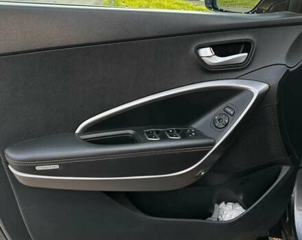 Серый Хендай Санта Фе, объемом двигателя 2.2 л и пробегом 133 тыс. км за 17400 $, фото 5 на Automoto.ua