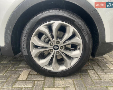 Серый Хендай Санта Фе, объемом двигателя 2 л и пробегом 173 тыс. км за 18200 $, фото 2 на Automoto.ua