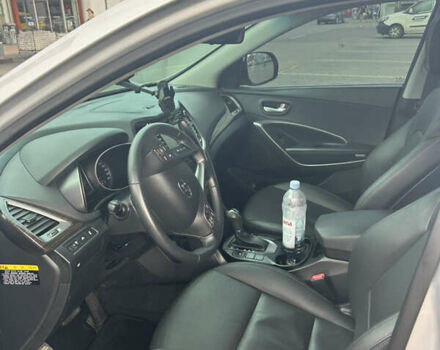 Серый Хендай Санта Фе, объемом двигателя 2 л и пробегом 93 тыс. км за 17204 $, фото 6 на Automoto.ua