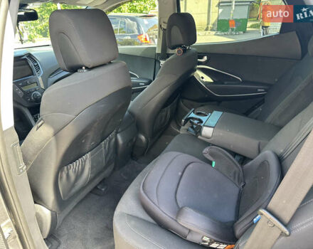 Серый Хендай Санта Фе, объемом двигателя 2.2 л и пробегом 190 тыс. км за 19500 $, фото 13 на Automoto.ua