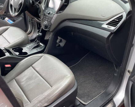 Серый Хендай Санта Фе, объемом двигателя 2.36 л и пробегом 113 тыс. км за 17000 $, фото 7 на Automoto.ua