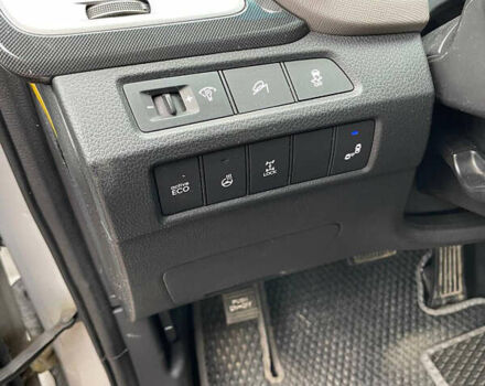 Серый Хендай Санта Фе, объемом двигателя 2.36 л и пробегом 113 тыс. км за 17000 $, фото 9 на Automoto.ua