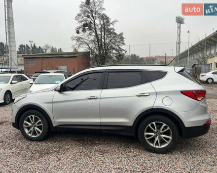 Серый Хендай Санта Фе, объемом двигателя 2 л и пробегом 247 тыс. км за 16500 $, фото 3 на Automoto.ua