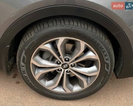 Серый Хендай Санта Фе, объемом двигателя 2.2 л и пробегом 141 тыс. км за 19900 $, фото 16 на Automoto.ua