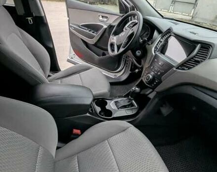 Серый Хендай Санта Фе, объемом двигателя 2.36 л и пробегом 155 тыс. км за 13300 $, фото 15 на Automoto.ua