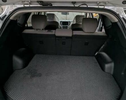 Серый Хендай Санта Фе, объемом двигателя 2.36 л и пробегом 155 тыс. км за 13300 $, фото 13 на Automoto.ua