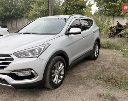Серый Хендай Санта Фе, объемом двигателя 2 л и пробегом 126 тыс. км за 19000 $, фото 2 на Automoto.ua