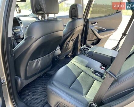 Серый Хендай Санта Фе, объемом двигателя 2.36 л и пробегом 185 тыс. км за 13950 $, фото 10 на Automoto.ua