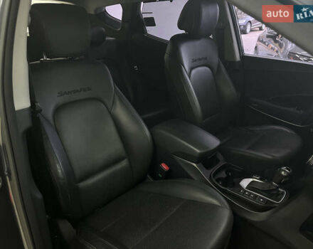 Сірий Хендай Санта Фе, об'ємом двигуна 2.2 л та пробігом 130 тис. км за 18300 $, фото 12 на Automoto.ua