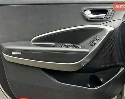 Серый Хендай Санта Фе, объемом двигателя 2.2 л и пробегом 231 тыс. км за 21000 $, фото 7 на Automoto.ua