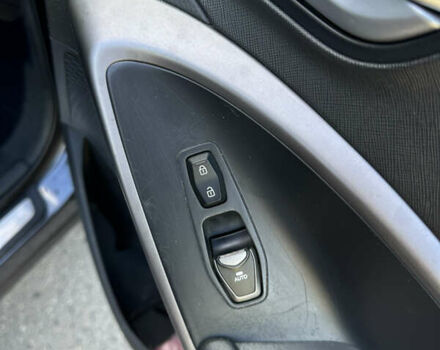 Сірий Хендай Санта Фе, об'ємом двигуна 2 л та пробігом 123 тис. км за 16500 $, фото 33 на Automoto.ua