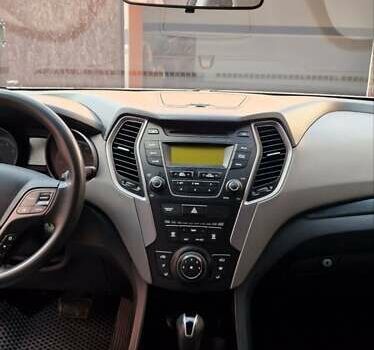 Серый Хендай Санта Фе, объемом двигателя 2.36 л и пробегом 145 тыс. км за 14200 $, фото 5 на Automoto.ua