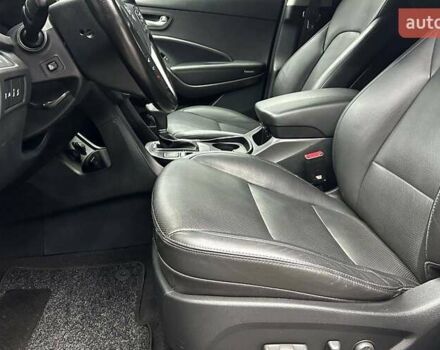 Серый Хендай Санта Фе, объемом двигателя 2.2 л и пробегом 231 тыс. км за 21000 $, фото 9 на Automoto.ua