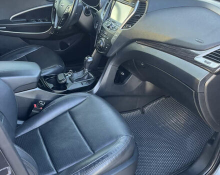 Сірий Хендай Санта Фе, об'ємом двигуна 2 л та пробігом 145 тис. км за 14600 $, фото 25 на Automoto.ua