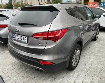 Серый Хендай Санта Фе, объемом двигателя 2.36 л и пробегом 185 тыс. км за 13950 $, фото 3 на Automoto.ua