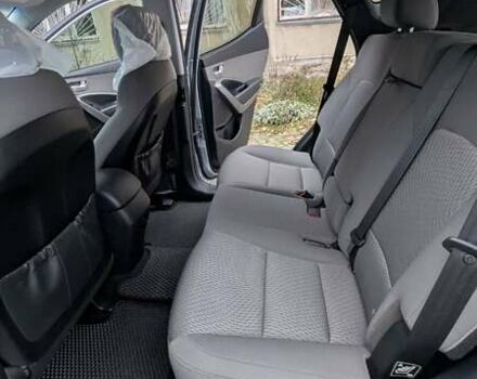 Серый Хендай Санта Фе, объемом двигателя 2.36 л и пробегом 155 тыс. км за 13300 $, фото 11 на Automoto.ua