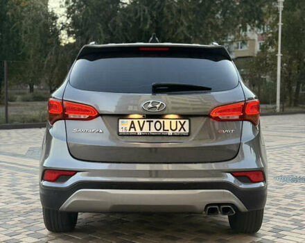 Серый Хендай Санта Фе, объемом двигателя 2 л и пробегом 207 тыс. км за 18500 $, фото 4 на Automoto.ua