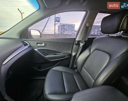 Сірий Хендай Санта Фе, об'ємом двигуна 2 л та пробігом 164 тис. км за 18800 $, фото 15 на Automoto.ua