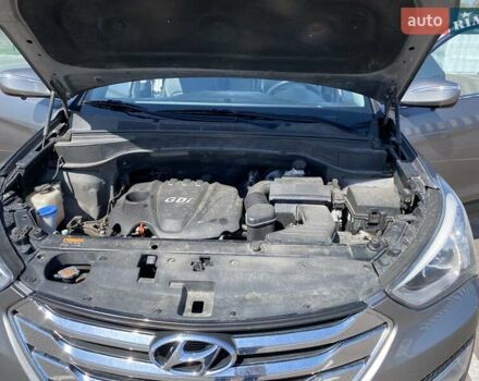 Серый Хендай Санта Фе, объемом двигателя 2.36 л и пробегом 185 тыс. км за 13950 $, фото 19 на Automoto.ua